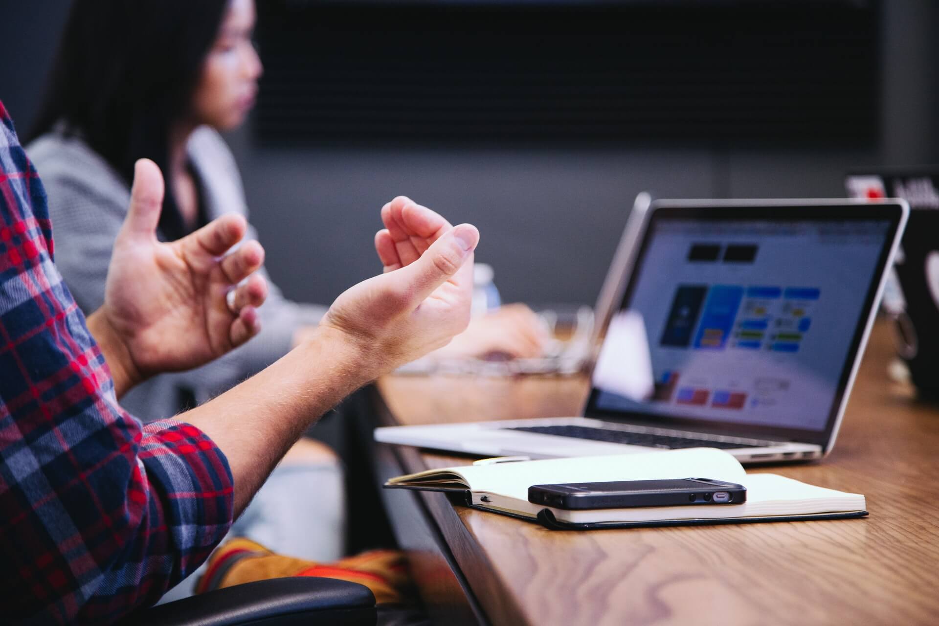What Is B2B Telemarketing? Your Guide to Inbound and Outbound Calling