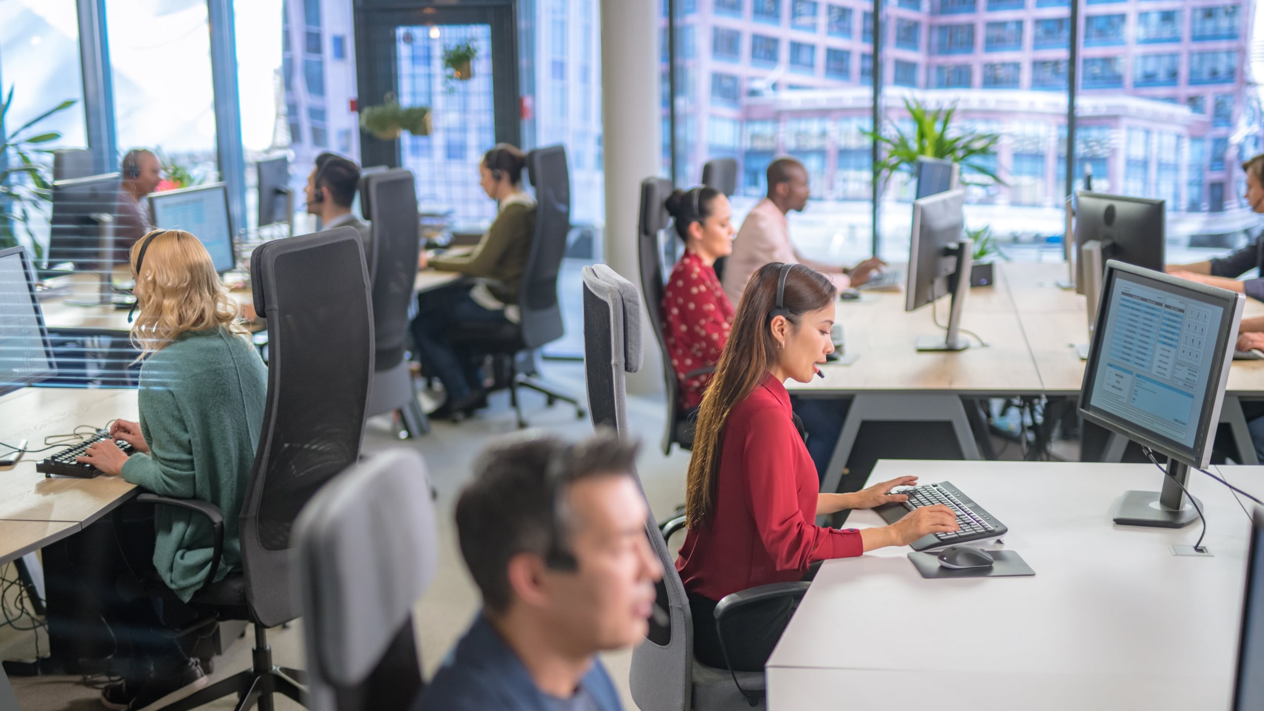How Back Office Outsourcing Helps Reduce Overhead Costs