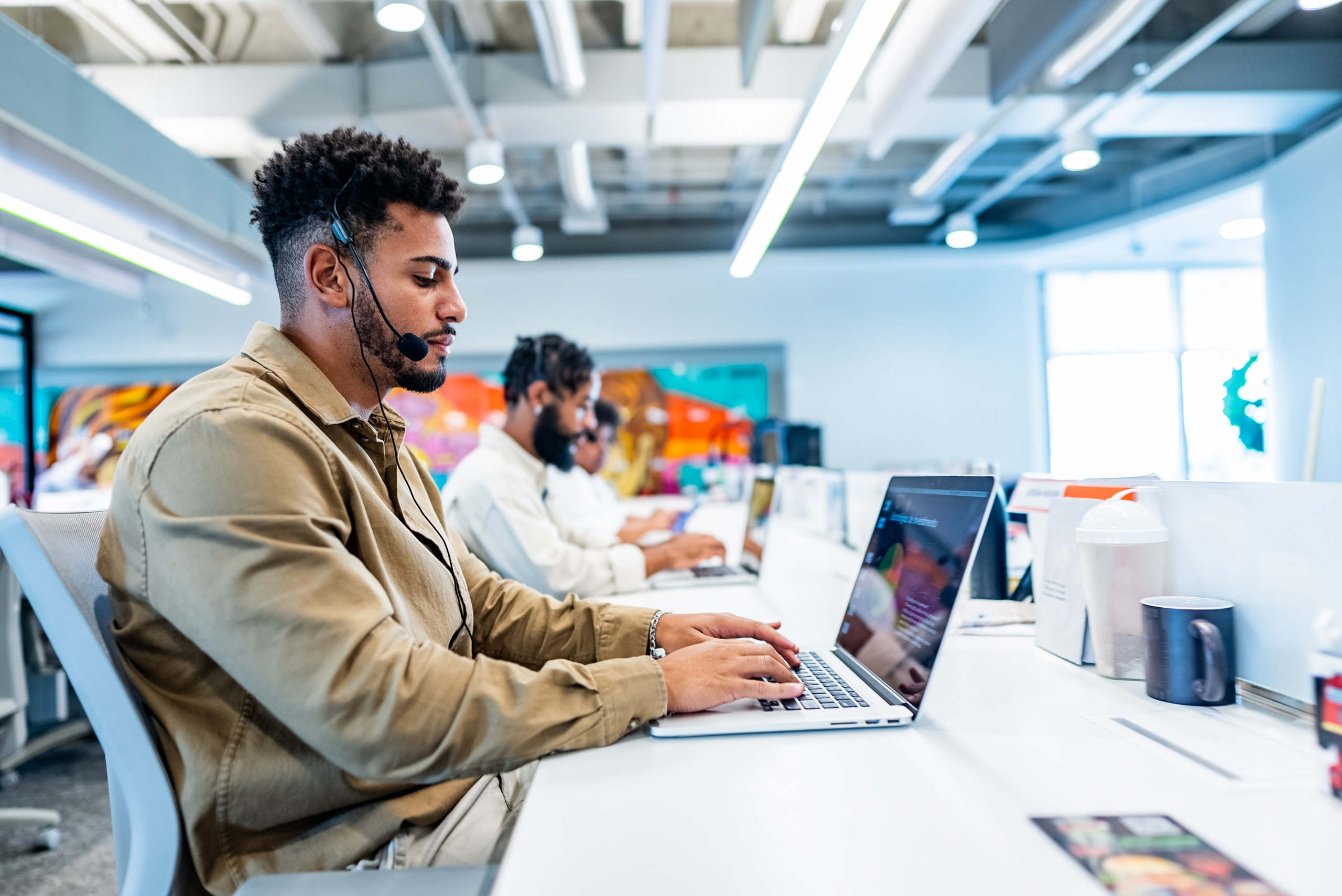 Top 6 Benefits of Help Desk Support Solutions